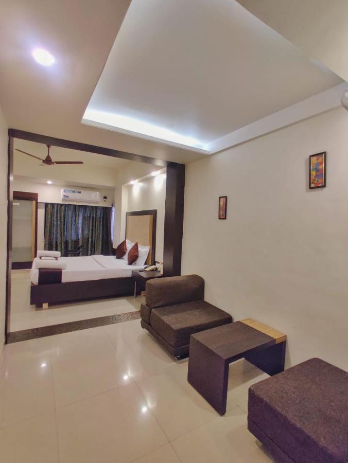 Hotel Ashwin Igatpuri, Pure Veg & Jain Food Екстериор снимка