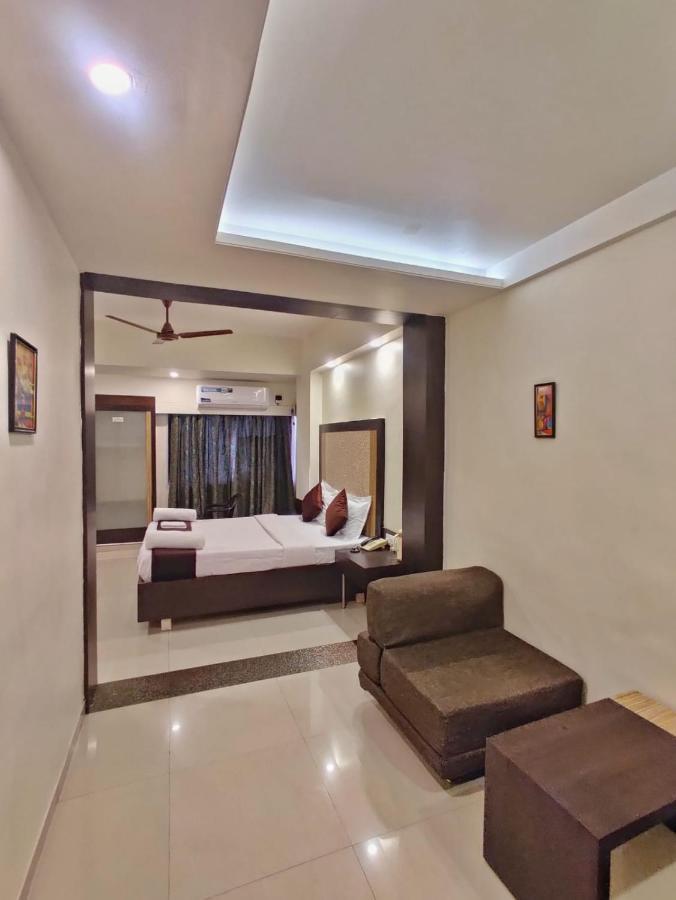 Hotel Ashwin Igatpuri, Pure Veg & Jain Food Екстериор снимка