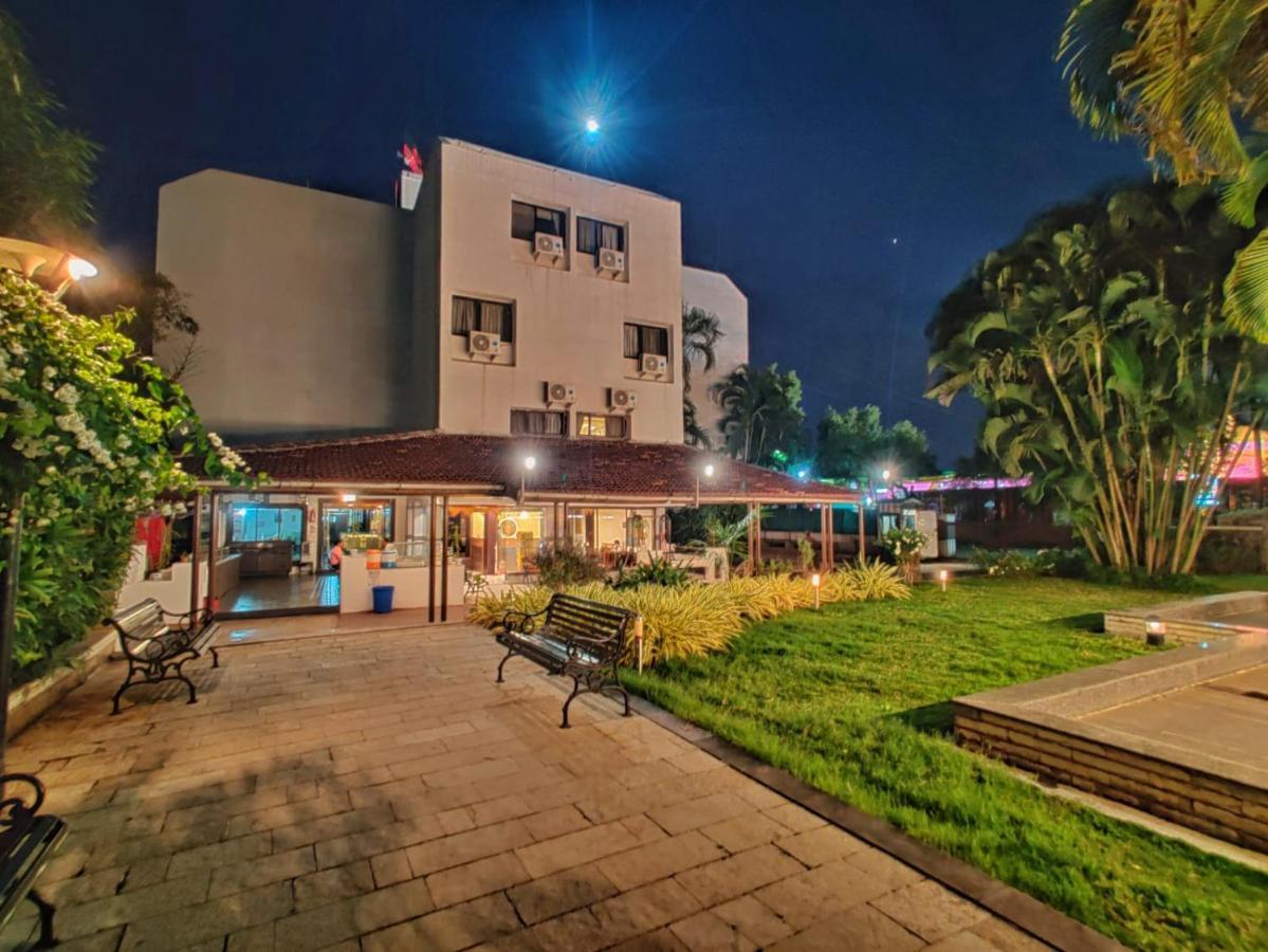 Hotel Ashwin Igatpuri, Pure Veg & Jain Food Екстериор снимка