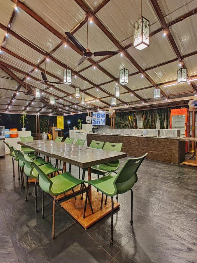 Hotel Ashwin Igatpuri, Pure Veg & Jain Food Екстериор снимка