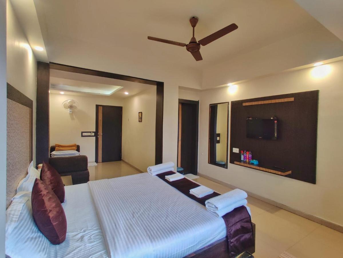 Hotel Ashwin Igatpuri, Pure Veg & Jain Food Екстериор снимка