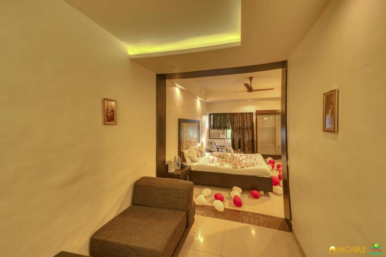 Hotel Ashwin Igatpuri, Pure Veg & Jain Food Екстериор снимка