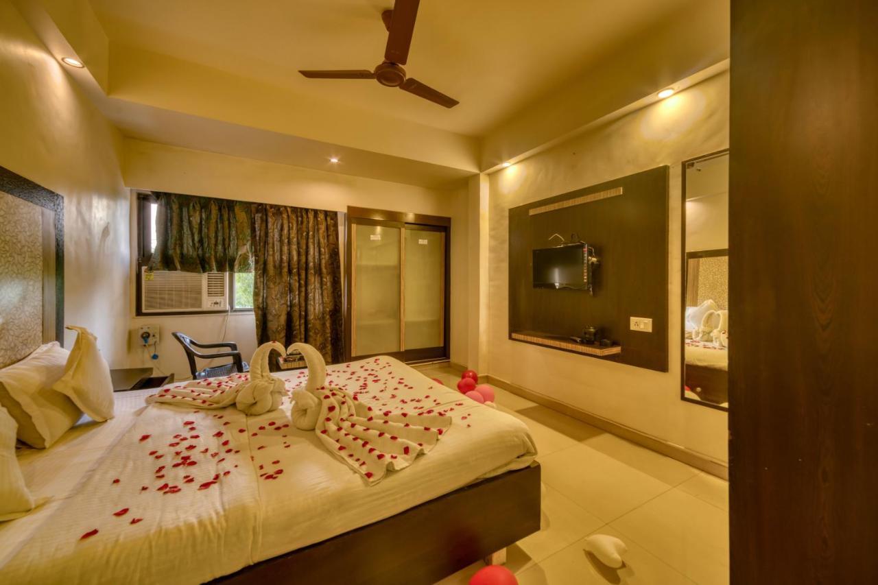 Hotel Ashwin Igatpuri, Pure Veg & Jain Food Екстериор снимка