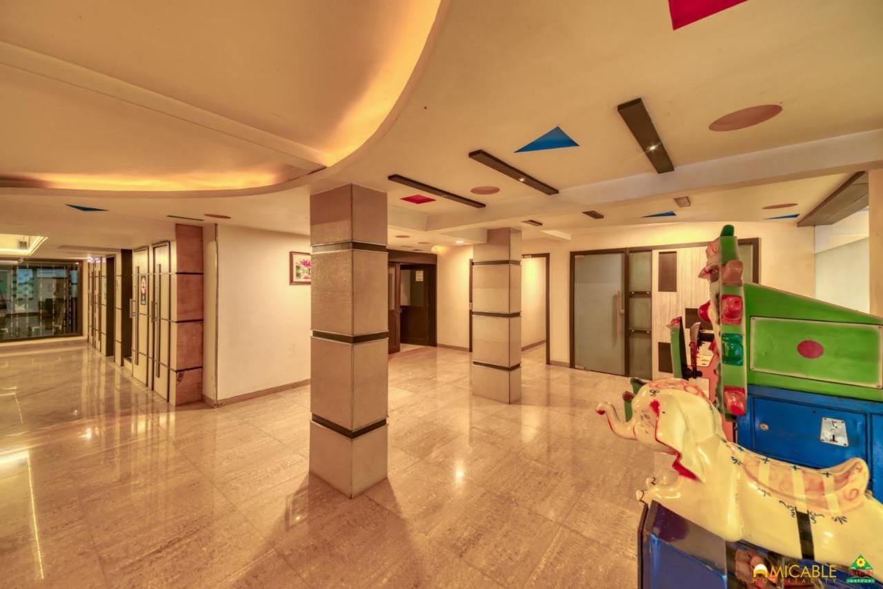 Hotel Ashwin Igatpuri, Pure Veg & Jain Food Екстериор снимка