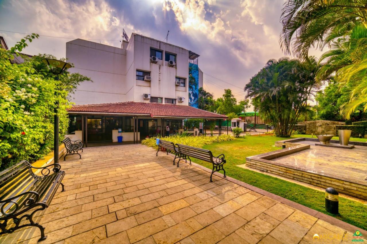 Hotel Ashwin Igatpuri, Pure Veg & Jain Food Екстериор снимка