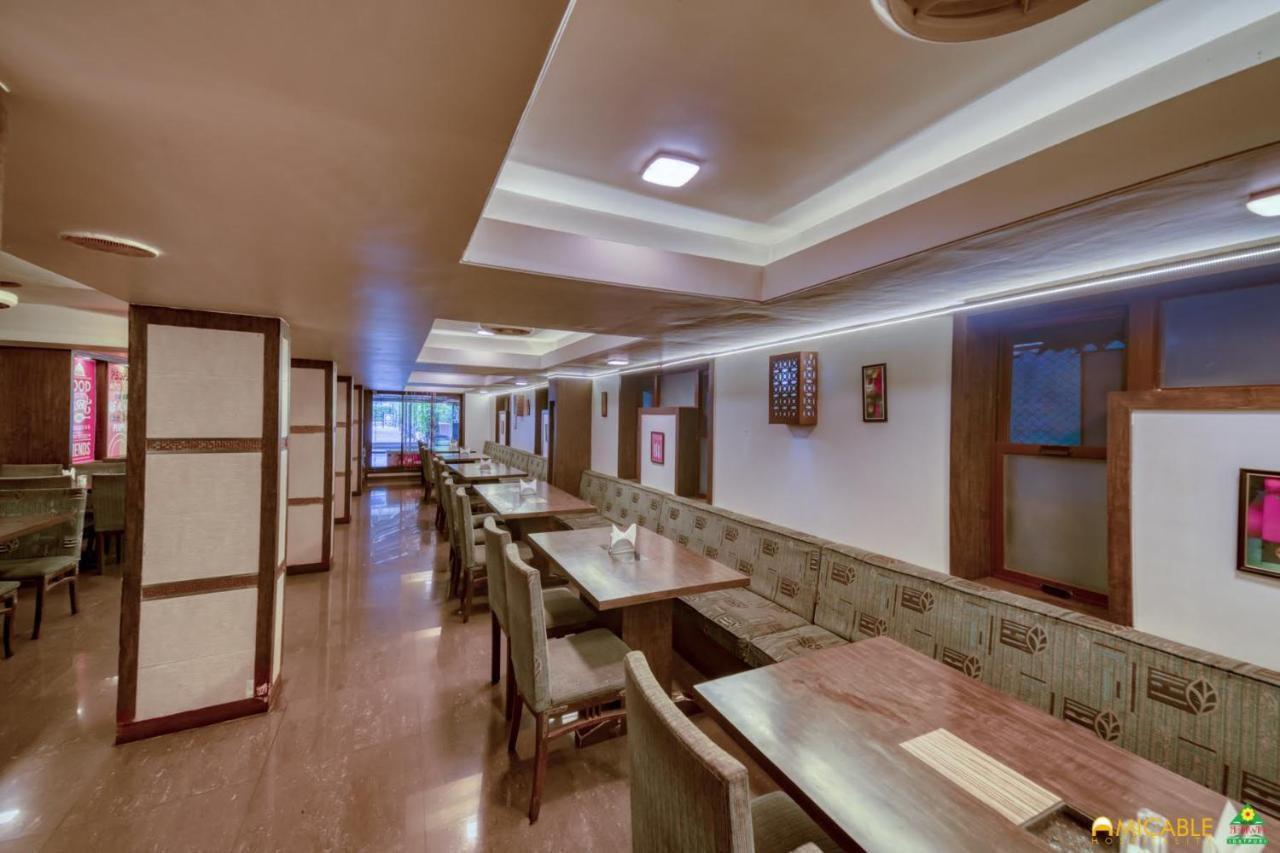 Hotel Ashwin Igatpuri, Pure Veg & Jain Food Екстериор снимка