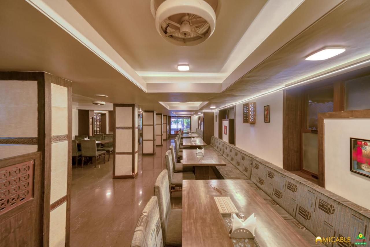 Hotel Ashwin Igatpuri, Pure Veg & Jain Food Екстериор снимка