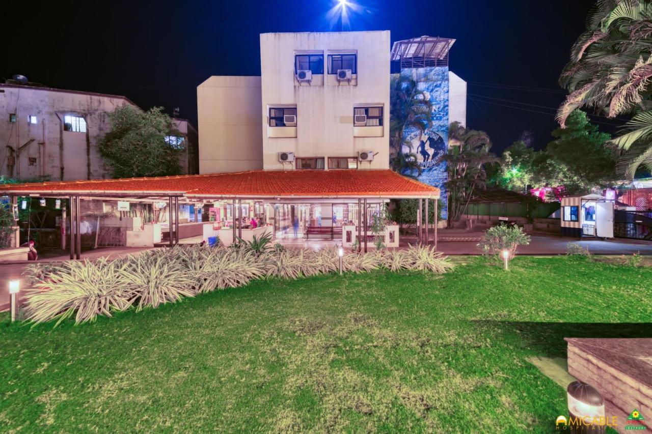 Hotel Ashwin Igatpuri, Pure Veg & Jain Food Екстериор снимка